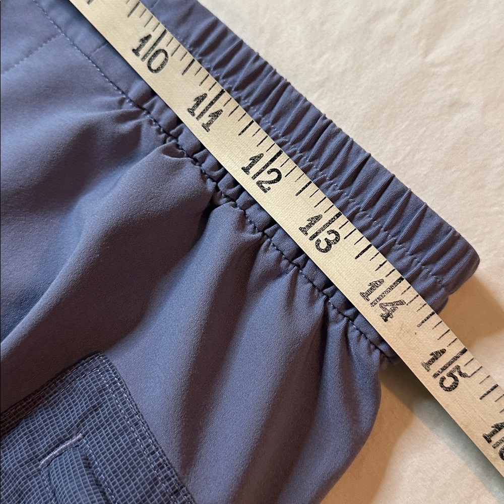 Lululemon Water-Repellent Hiking Short 8" Size S - Picture 8 of 11